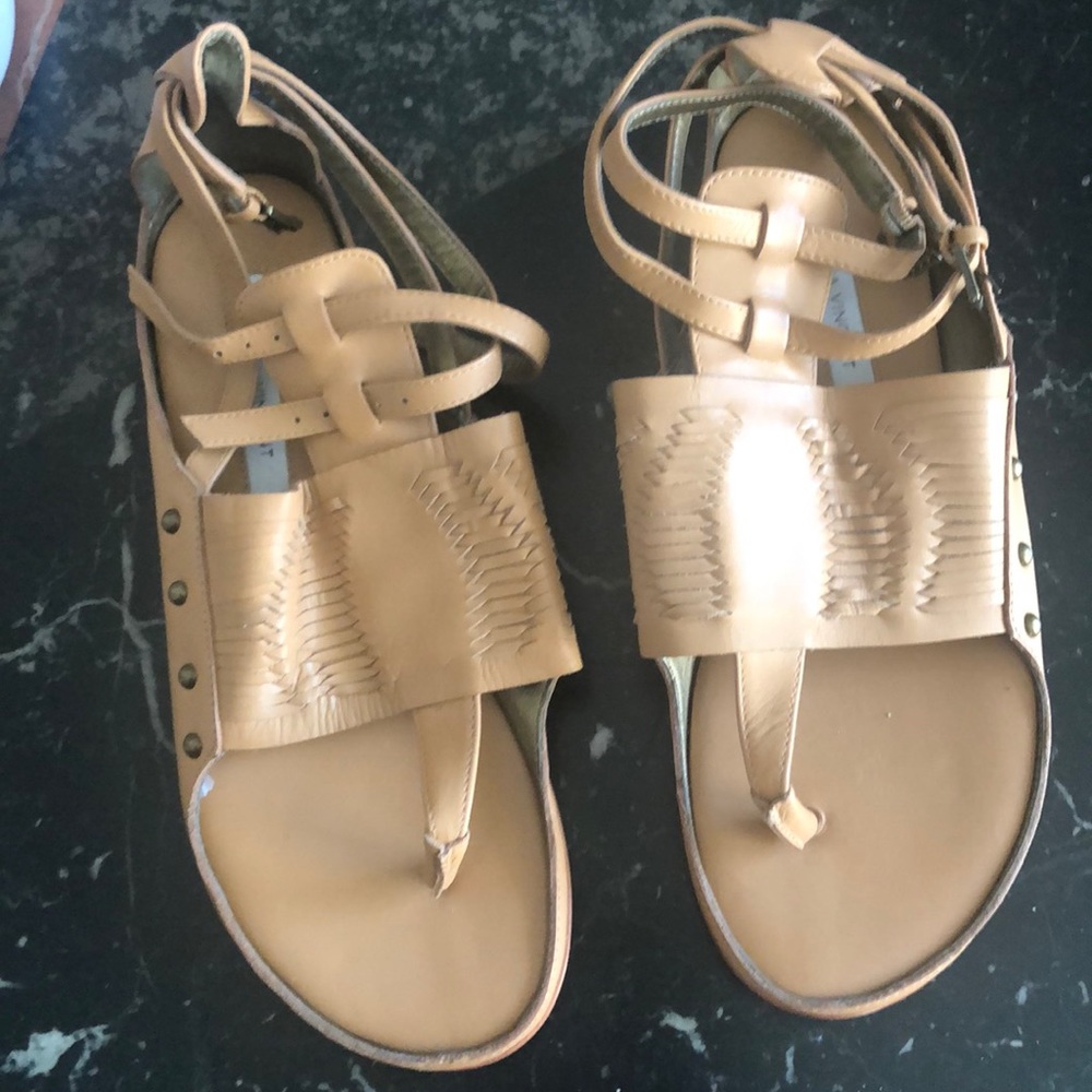 CYNTHIA VINCENT natural leather sandals NWT  6.5